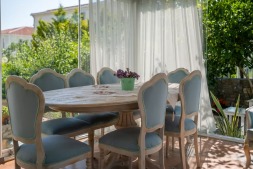 Flora Bozcaada Otel
